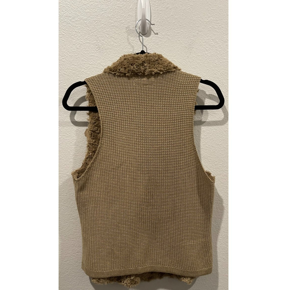 ARIAT Faux Suede Fur Tan Knit Vest - Picture 3 of 3